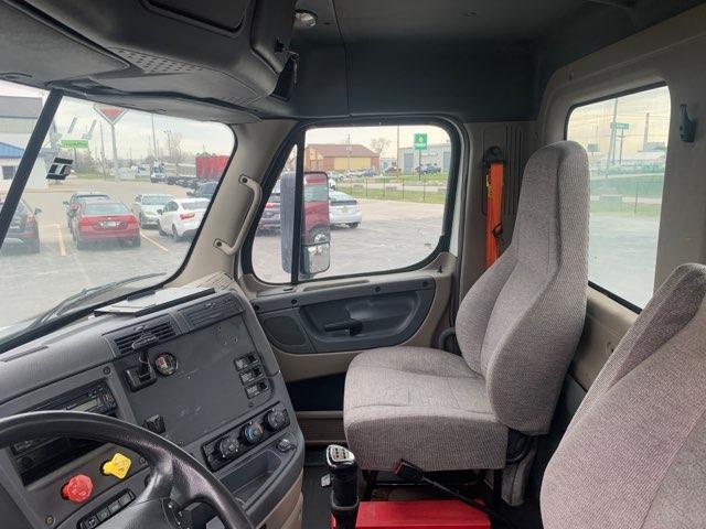 2017 Freightliner Cascadia-0