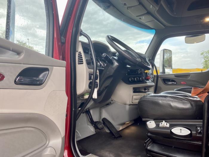 2018 Peterbilt 579-0