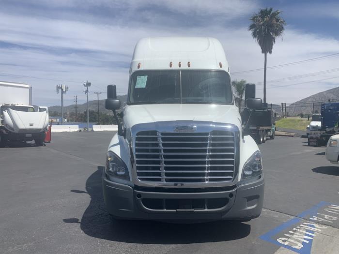 2018 Freightliner Cascadia-0