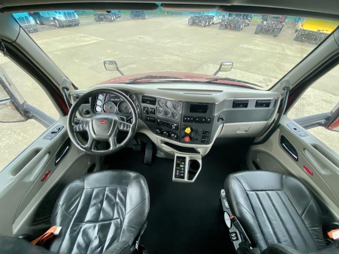 2018 Peterbilt 579-0