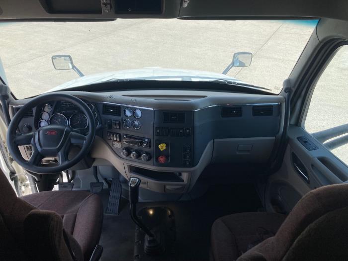 2019 Peterbilt 579-0