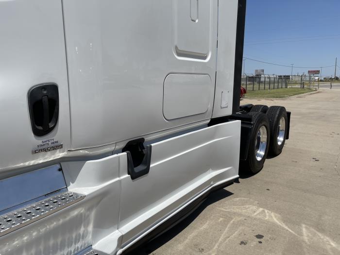 2019 Freightliner Cascadia-0