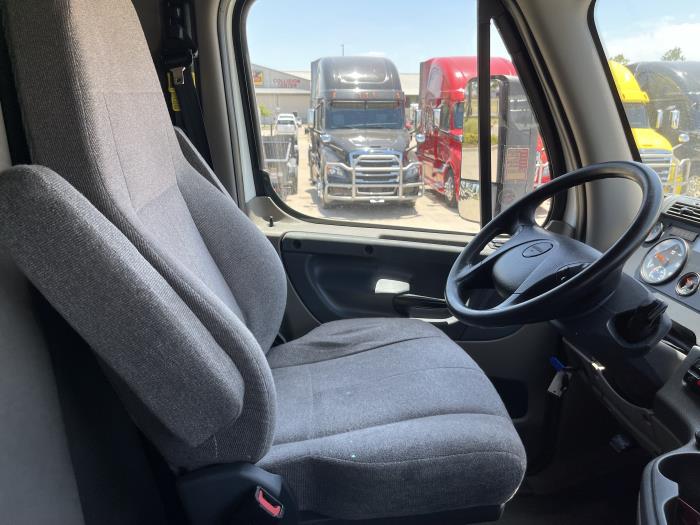 2019 Freightliner Cascadia-0