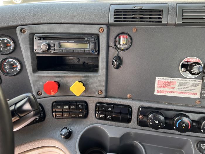 2017 Freightliner Cascadia-0