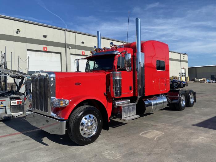 2023 Peterbilt 389