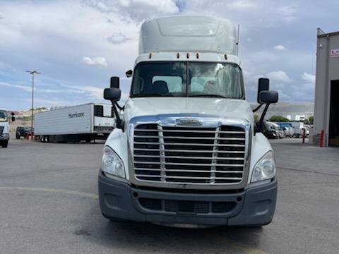2017 Freightliner Cascadia-0