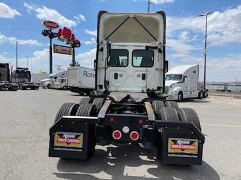 2017 Freightliner Cascadia-0