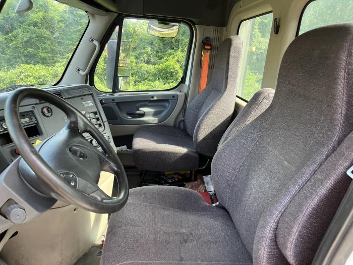 2017 Freightliner Cascadia-0