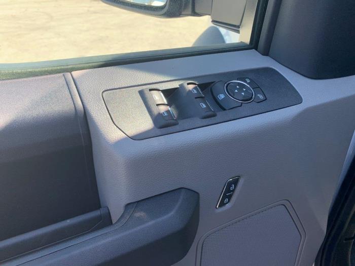 2022 Ford F-550-0