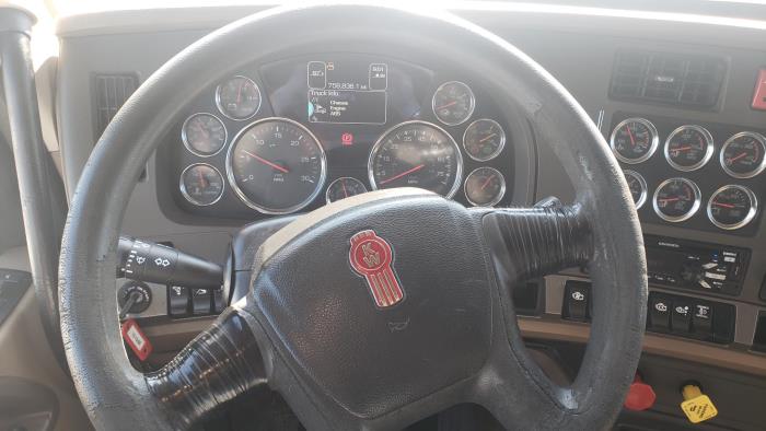 2015 Kenworth T680-0