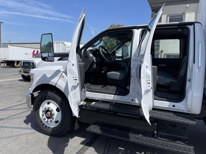 2023 Ford F-650-0