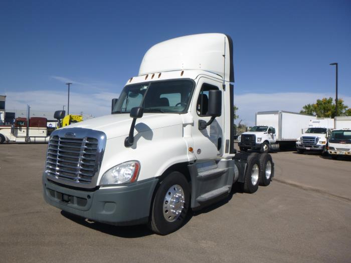 2017 Freightliner Cascadia-0