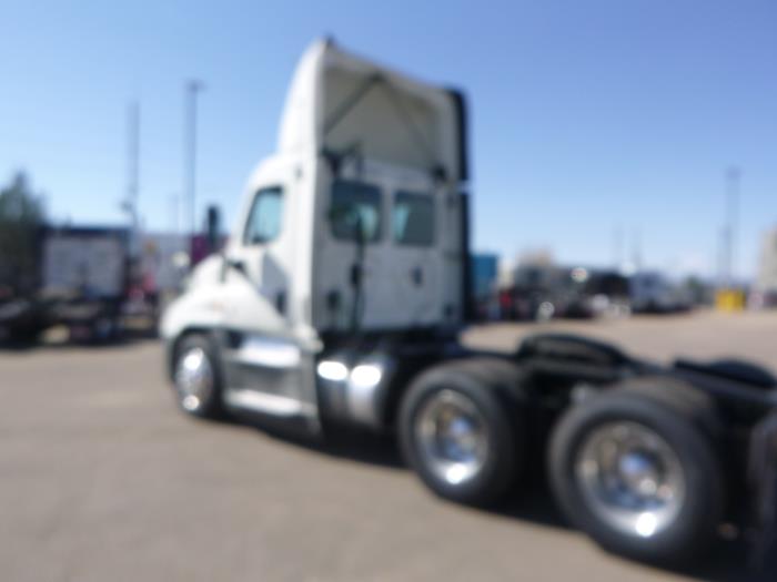 2017 Freightliner Cascadia-0