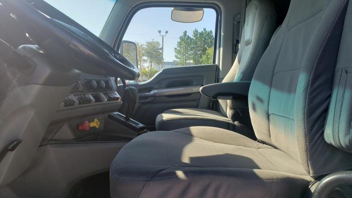 2015 Kenworth T680-0