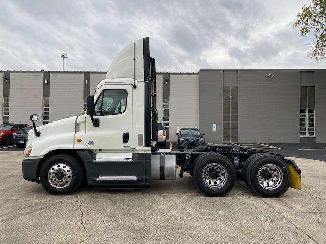 2017 Freightliner Cascadia-0