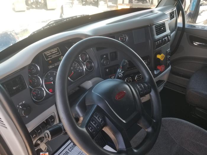 2019 Peterbilt 579-0