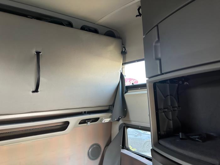 2019 Volvo VNL64T860-0