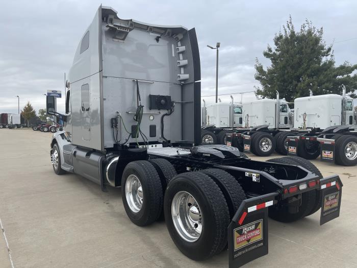 2021 Peterbilt 579-0