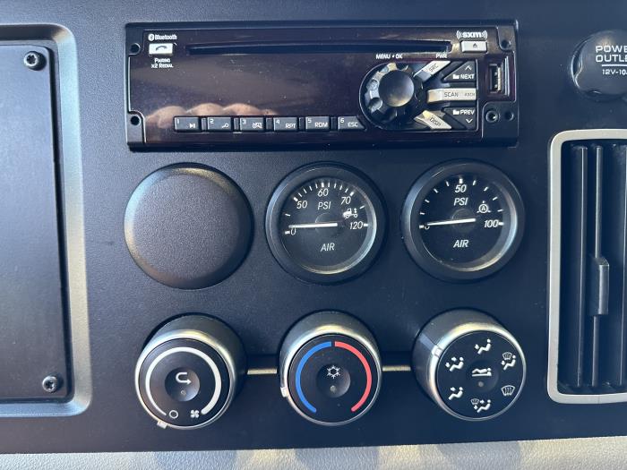2019 Freightliner Cascadia-0
