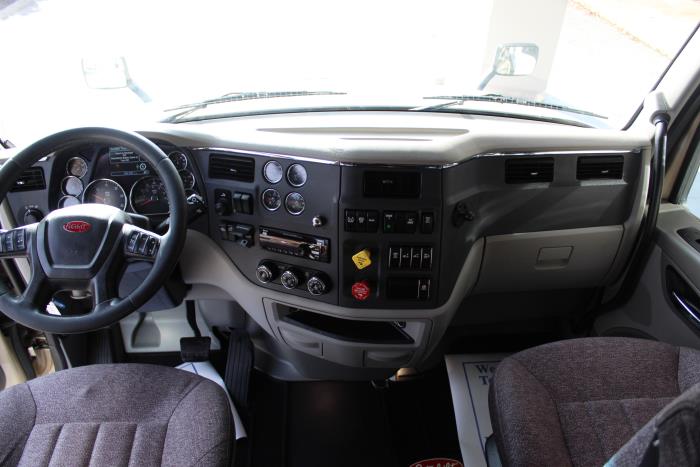2020 Peterbilt 579-0