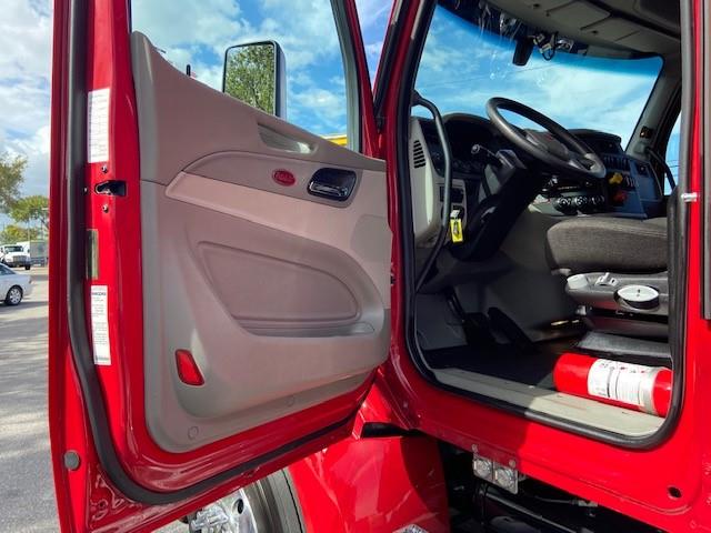 2021 Peterbilt 579-0