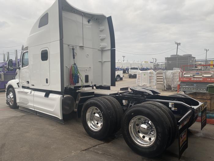 Rush Truck Centers 2023 Peterbilt 579