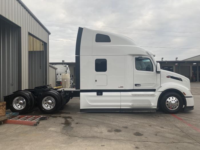 Rush Truck Centers | 2023 Peterbilt 579