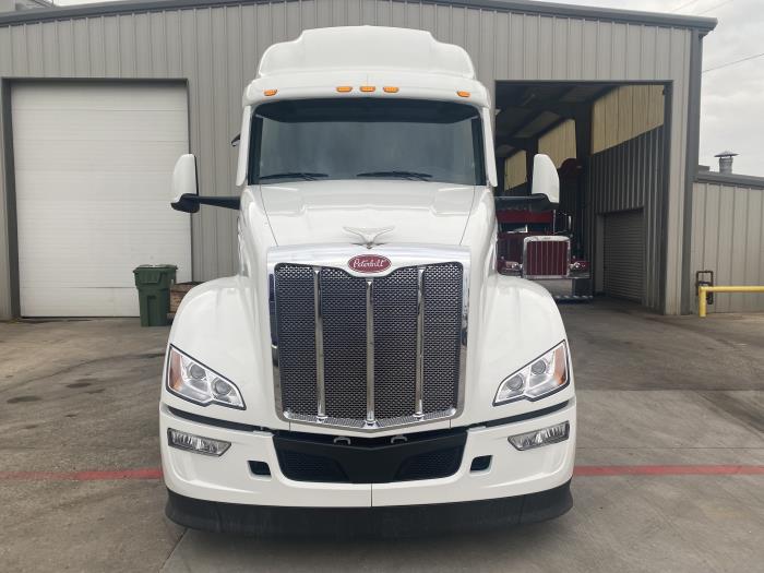 Rush Truck Centers 2023 Peterbilt 579