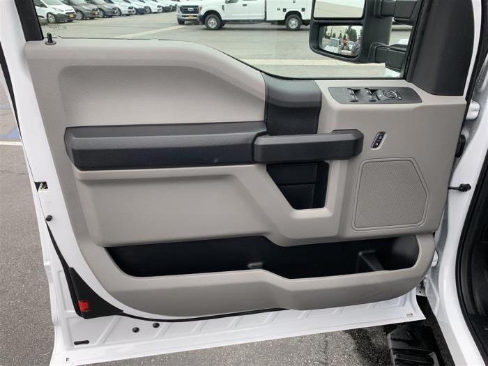 2022 Ford F-550-0