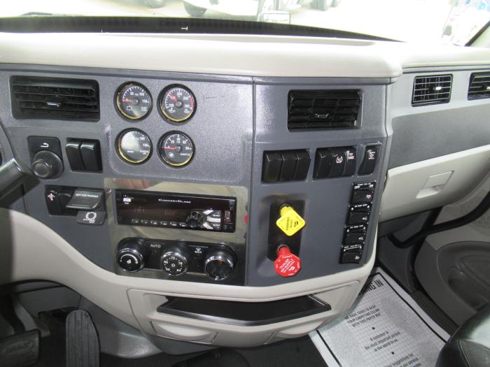 2019 Peterbilt 579-0