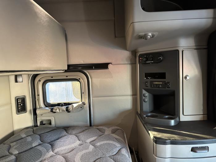 2019 Peterbilt 579-0