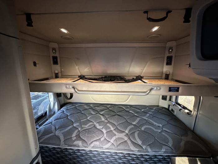 2019 Peterbilt 579-0