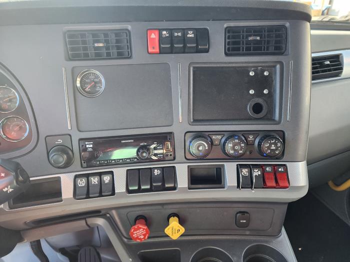 2021 Kenworth T680-0