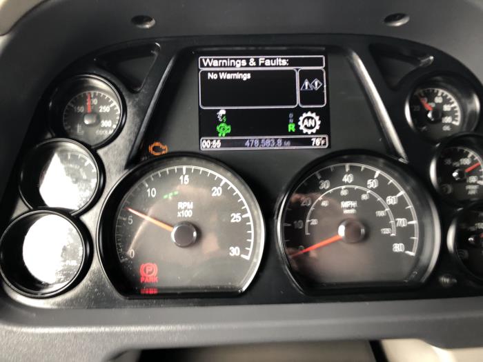 2018 Peterbilt 579-0