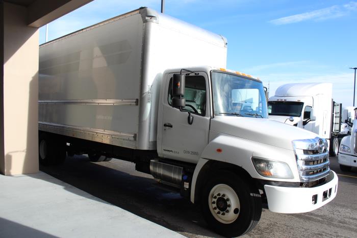 2017 Hino 268A-0