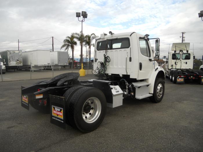 2015 Freightliner Business Class M2 106-0