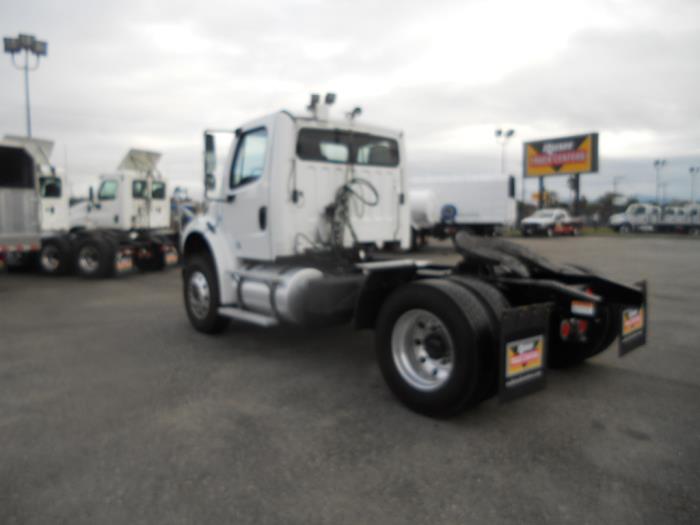2015 Freightliner Business Class M2 106-0