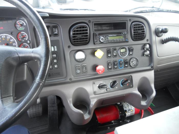 2015 Freightliner Business Class M2 106-0