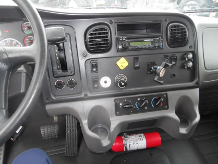 2015 Freightliner Business Class M2 106-0