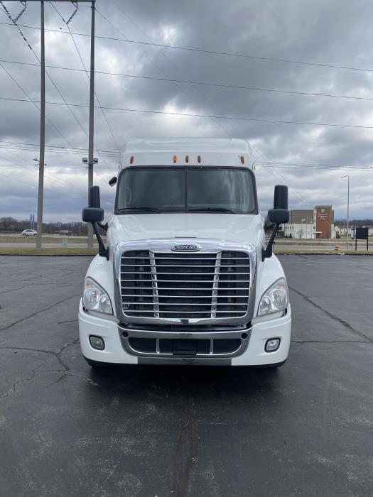 2015 Freightliner Cascadia-0