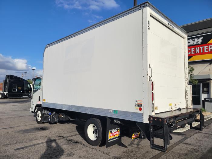 2017 Isuzu NPR-0