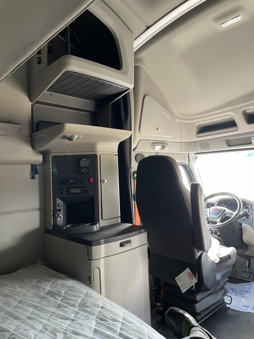 2019 Peterbilt 579-0