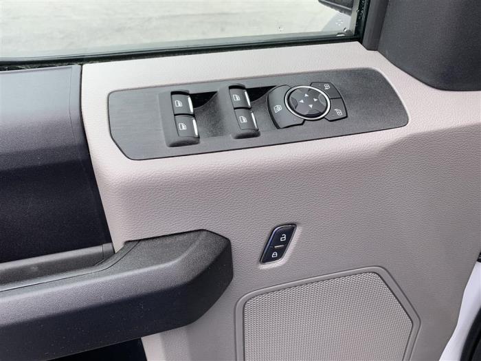 2022 Ford F-550-0