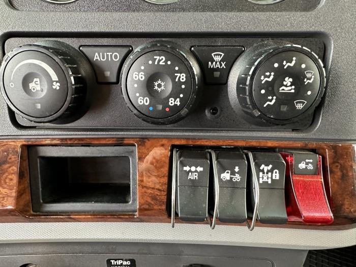 2022 Kenworth T680-0