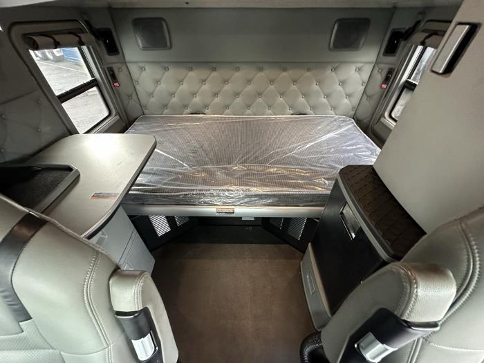 2022 Kenworth T680-0