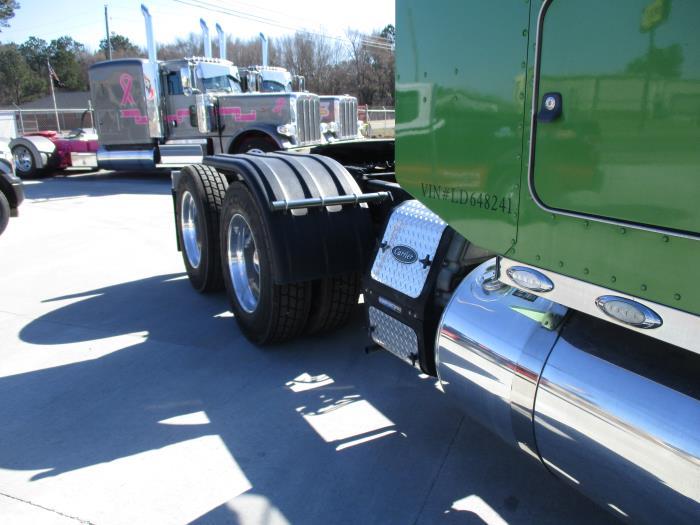 2020 Peterbilt 389-0