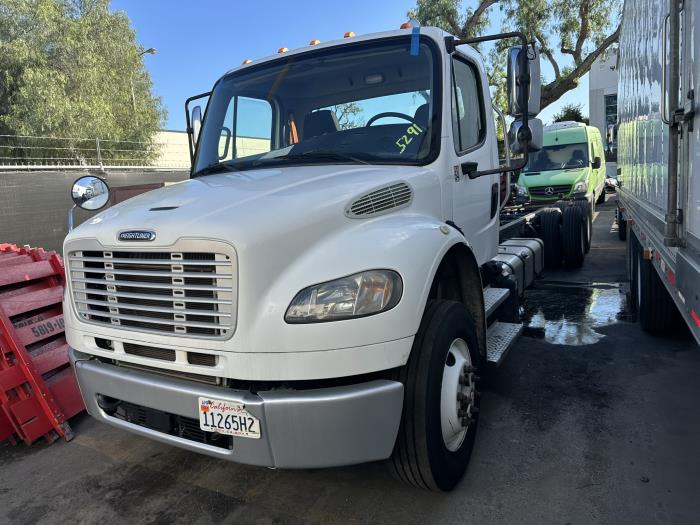 2016 Freightliner Business Class M2 106-0