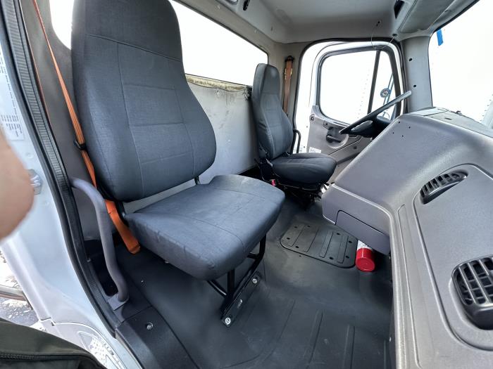 2016 Freightliner Business Class M2 106-0