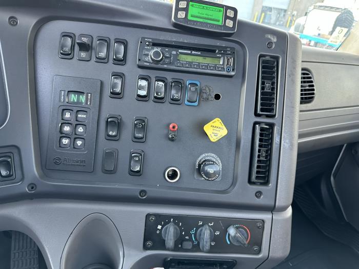 2016 Freightliner Business Class M2 106-0