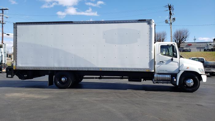 2018 Hino 268A-0